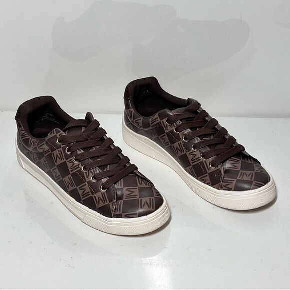 Isaac Mizrahi Live Monogram Sneaker - Picture 2 of 7